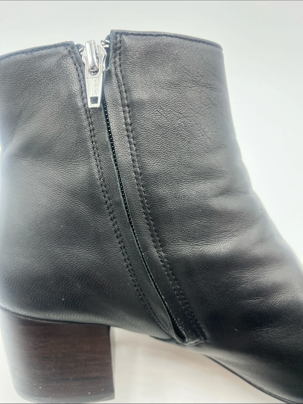 J. Jill Black Leather Rounded-Toe shortBoots with Side Zip